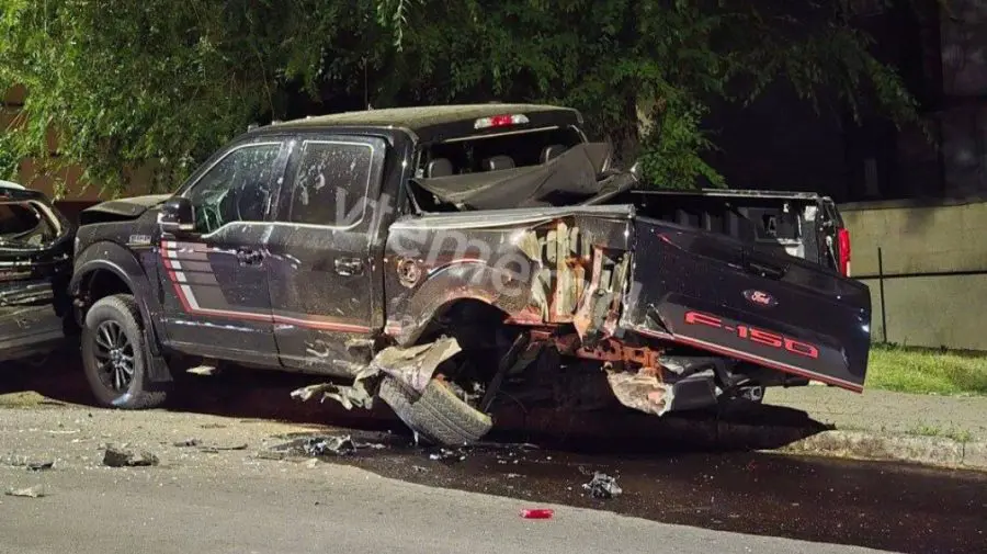 Patru automobile, avariate într-un accident pe strada Socoleni. Șoferul era băut și a părăsit locul faptei