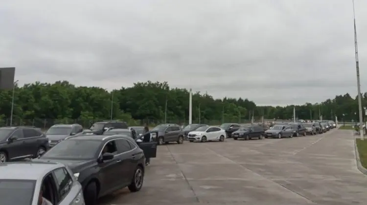 Cozi la PTF Sculeni: Trafic intens de călători pe sensul de ieșire din țară