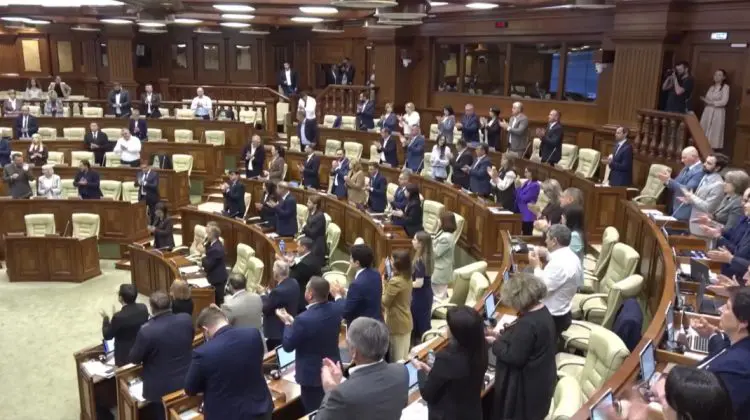 Aplauze în Parlament! Deputații i-au adus un omagiu maestrului Eugen Doga, la un an de la trecerea sa în neființă