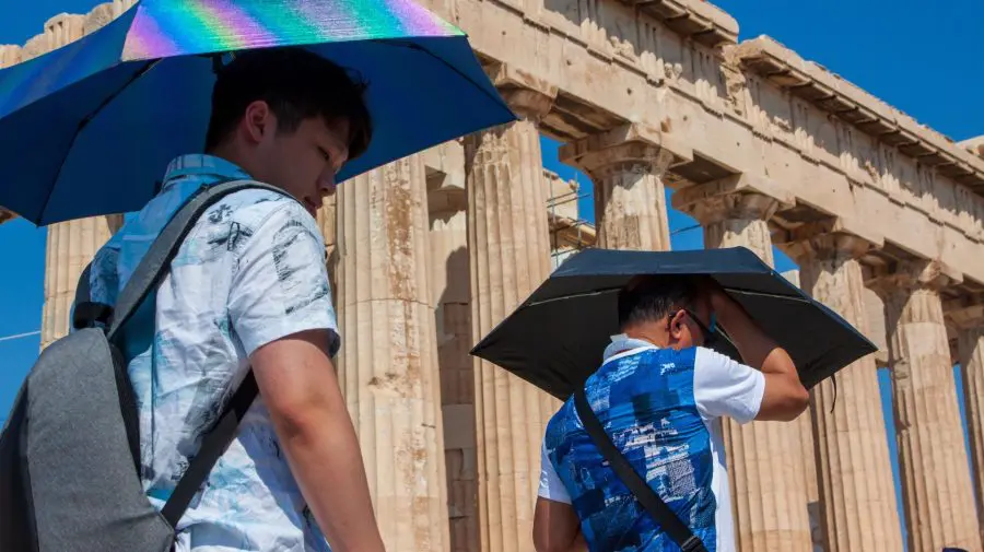 Europa se sufocă sub un val de căldură extremă. Franţa restricţionează consumul de alcool