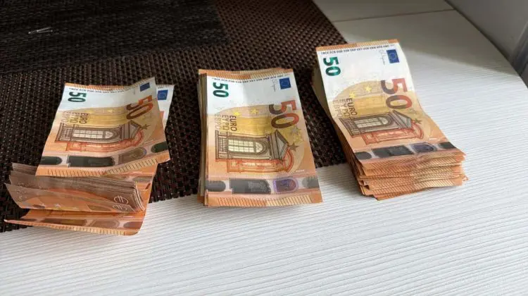Avocat din Chișinău, cercetat de CNA după ce ar fi cerut zece mii de euro pentru eliberarea unui deținut
