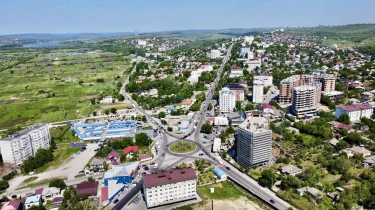 Ialoveni va avea sens giratoriu la una dintre cele mai aglomerate intersecții din oraș