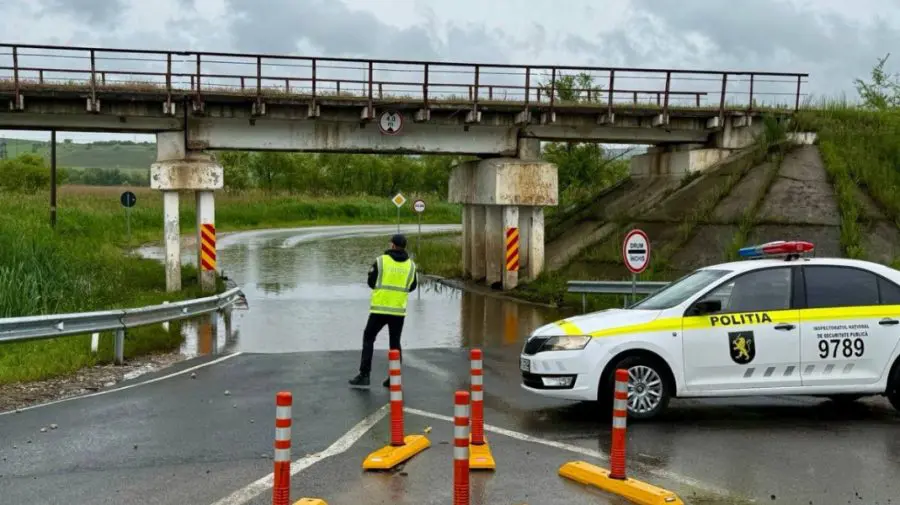 Drumul de sub podul de la Strășeni, din nou închis din cauza ploilor