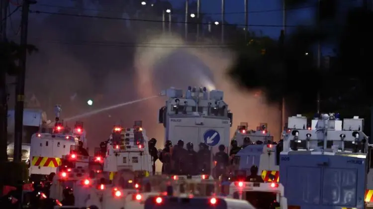 VIDEO A doua zi de proteste anti-imigrație la Belfast: capitala Irlandei de Nord, scena unor ciocniri violente