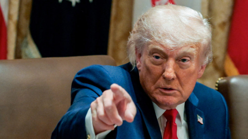 Trump vrea să schimbe și numele Oceanului Pacific sau Atlantic