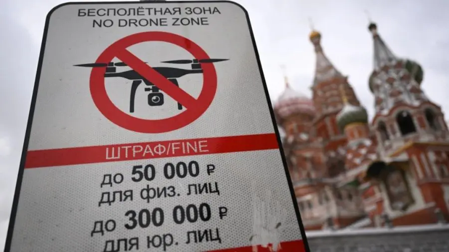 A început un nou atac cu drone asupra Moscovei. Rusia susține că a doborât 35 de aparate de zbor