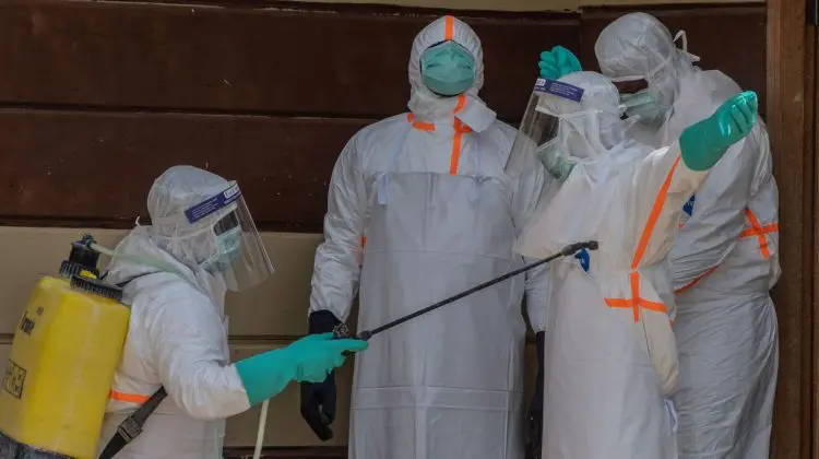 Gata cu epidemiile? Canada autorizează Moderna să studieze clinic un vaccin contra Ebola