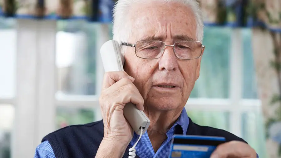 Noi victime ale escrocheriilor telefonice: Moldovenii au pierdut aproape trei milioane de lei 