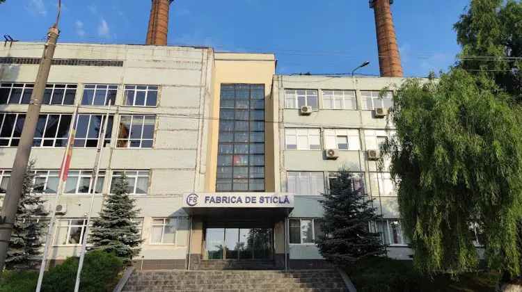 Fabrica de Sticlă din Chișinău, scoasă la privatizare: Statul cere 773 de milioane de lei