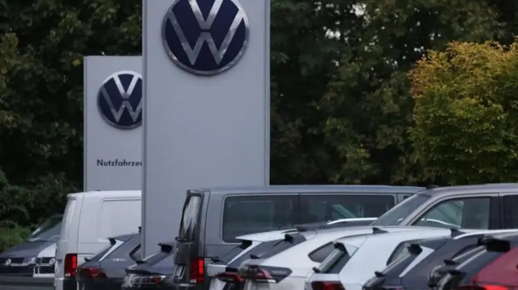 Criză majoră la Volkswagen: Tăieri masive de personal și posibila închidere a patru fabrici din Germania