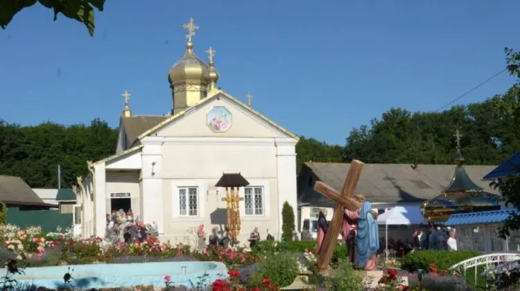VIDEO Mii de pelerini la Cușelăuca, la 10 ani de la canonizarea Sfintei Agafia