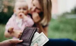 Sancțiuni mai dure pentru părinții care nu plătesc pensia alimentară: Riscă arest sau muncă neremunerată