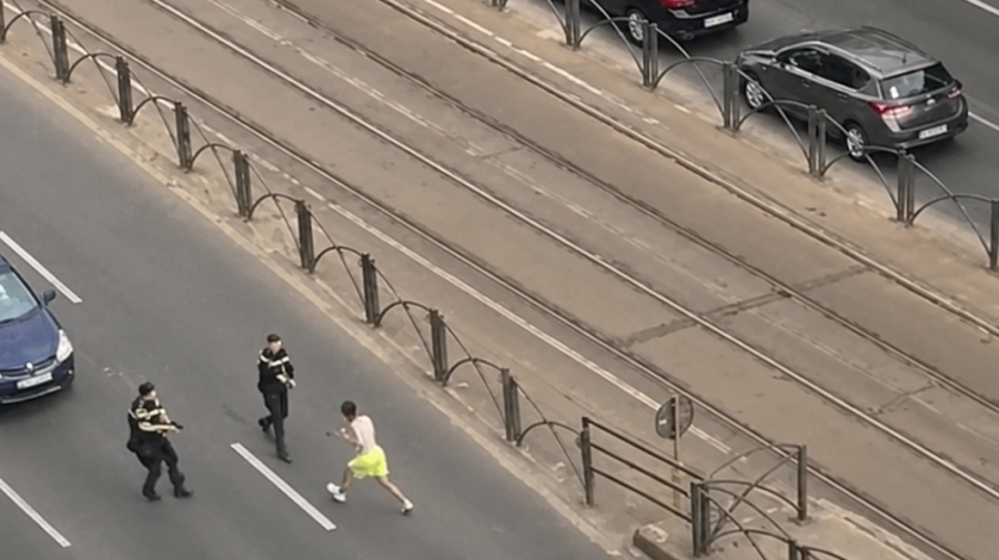 Un bărbat a atacat cu cuțitul polițiștii, iar oamenii legii au fost nevoiți să tragă focuri de armă