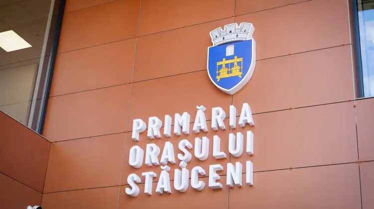 Angajații de la Primăria Stăuceni au nevoie de tablete și stilouri digitale. Achiziția anunțată de Vornicu