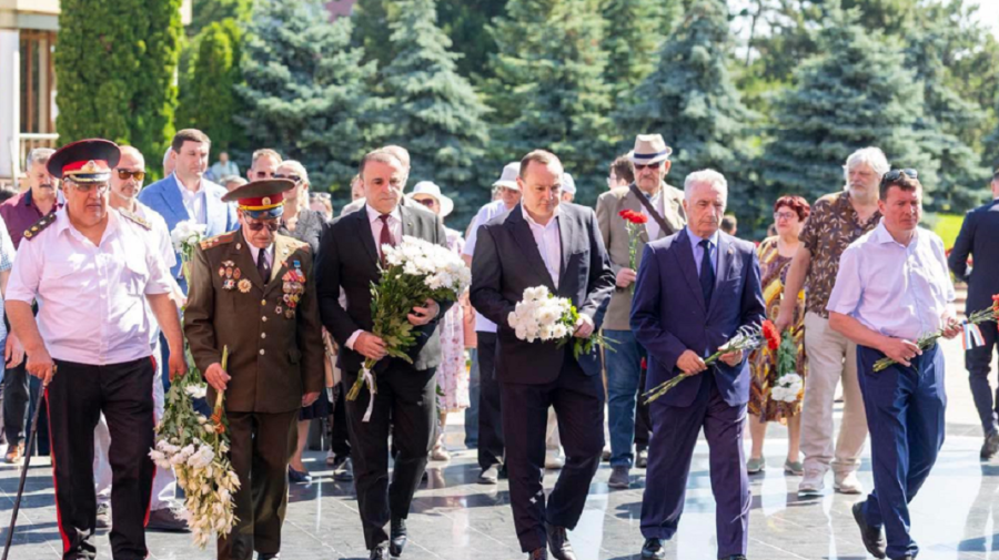 Socialiștii, cu flori la Eternitate: ”Am comemorat memoria celor căzuți în Marele Război pentru Apărarea Patriei”