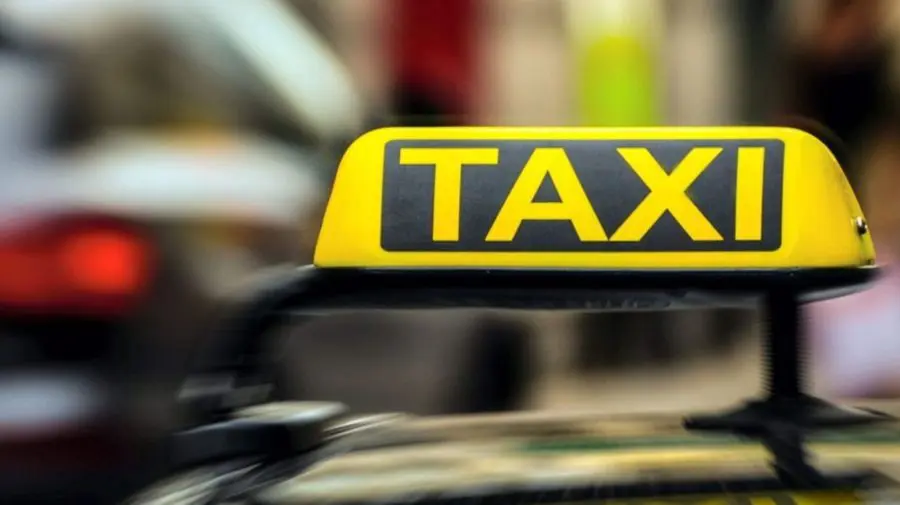 Noi reguli pentru platformele de taxi: Vor fi obligate să proceseze plățile prin băncile din Moldova