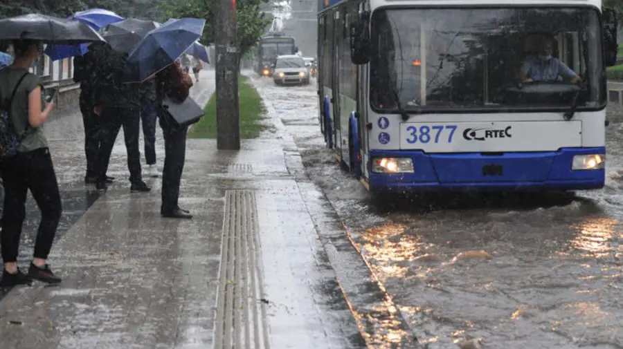 Pană de curent pe o stradă din Capitală: Circulația troleibuzelor este afectată