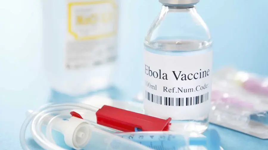 Trei vaccinuri experimentale împotriva Ebola, dezvoltate în regim de urgență din cauza epidemiei din Congo și Uganda