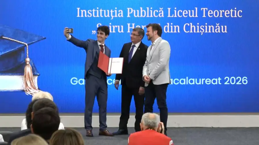 114 absolvenți cu media 10 la BAC, premiați de Igor Grosu și Dan Perciun