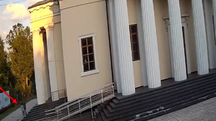 VIDEO Jaf la ușa Catedralei din Chișinău. Prejudiciul – 3000 de lei. Cine este făptașul
