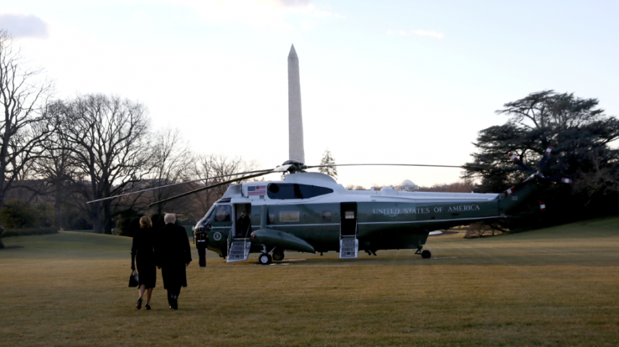 Soții Donald și Melania Trump au părăsit Casa Albă (VIDEO)