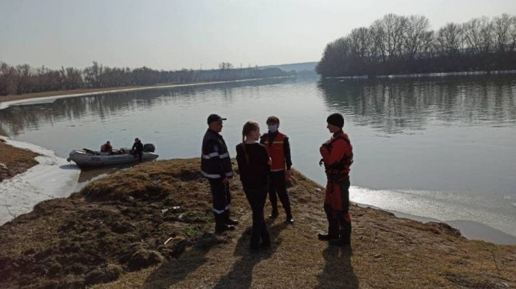 Minora de 12 ani care s-ar fi înecat în Nistru așa și nu a fost găsită. Salvatorii își suspendă căutările