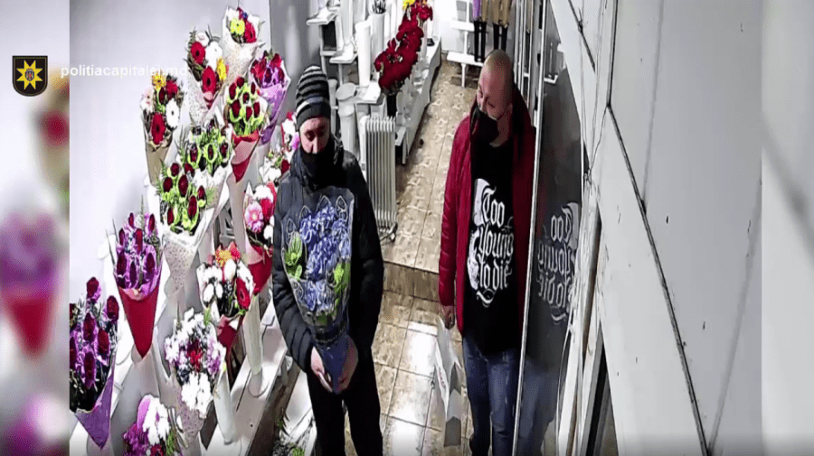 (VIDEO) „E frumoasă, așa-i?!” Doi bărbați surprinși de camera de supraveghere când fură o floare de 500 de lei