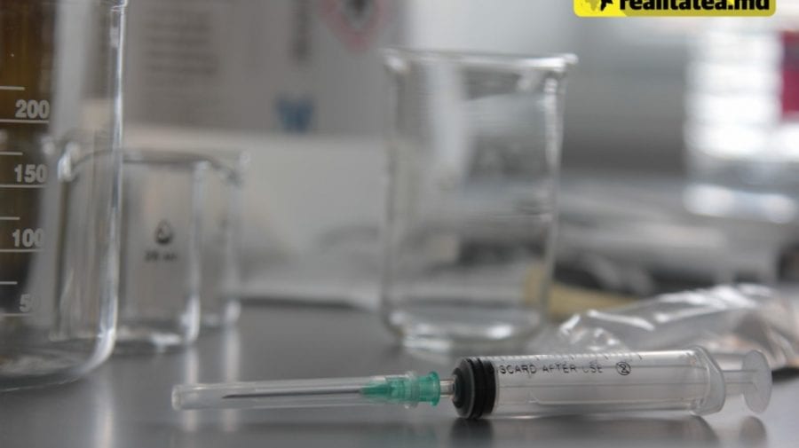 Peste 271 de reacții adverse la cadrele medicale din Moldova, vaccinate în primele 10 zile (VIDEO)