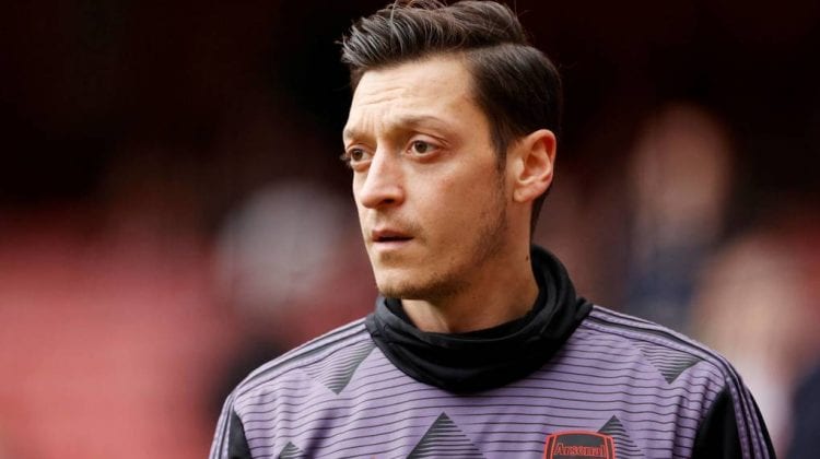 Mesut Özil a plecat de la Arsenal. Va avea un salariu anual de 5 ori mai mic