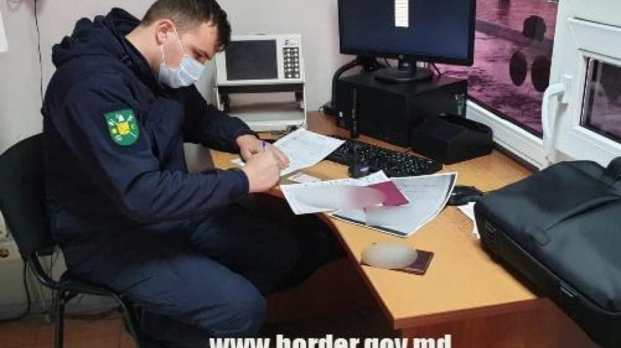 Nu avea licență, dar avea bani. Un moldovean va fi cercetat penal pentru tentativa de a corupe un polițist de frontieră