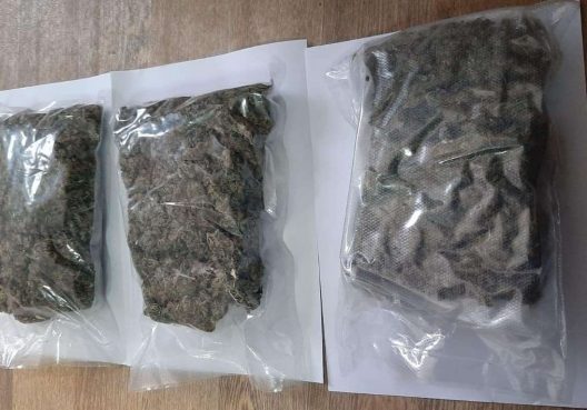 Șase bărbați, reținuți cu peste 2 kg de marijuana. Dacă reușeau comercializarea drogurilor obțineau 400 mii lei