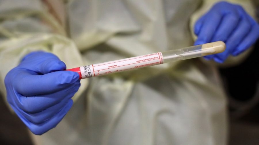 Un nou test PCR care detectează varianta Omicron. Nu va mai fi nevoie de secvențiere!