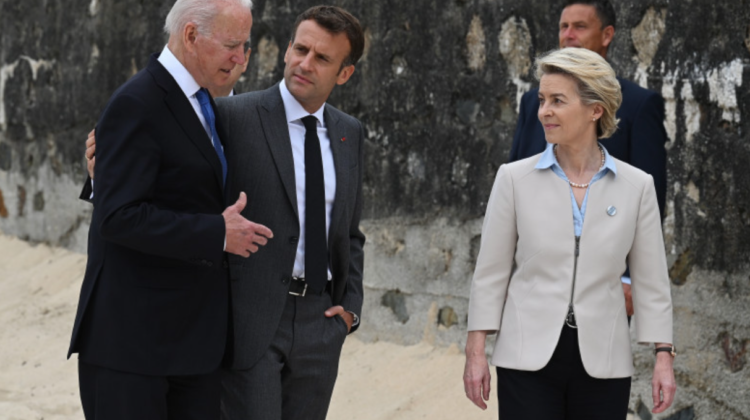 La summitul G7 Macron i-a spus lui Biden că țările OPEC își pot mări foarte puțin producția de petrol