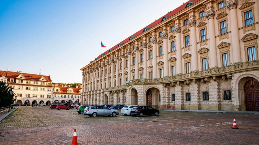 Cehia anunță expulzarea a aproximativ 70 de angajați ai Ambasadei Rusiei