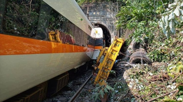 (VIDEO) Momentul impactului celui mai grav accident feroviar din istoria Taiwanului