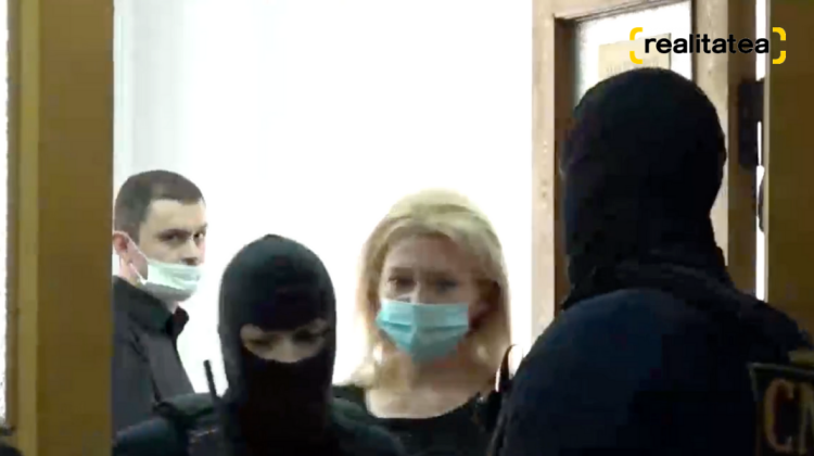 VIDEO Tăcută și fără prea multe comentarii! Violeta Ivanov a fost adusă în fața judecătorilor