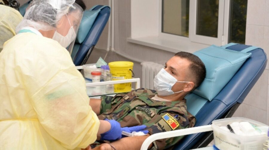 Eroi pe timp de pandemie! Militarii Armatei Naționale au donat sânge și plasmă