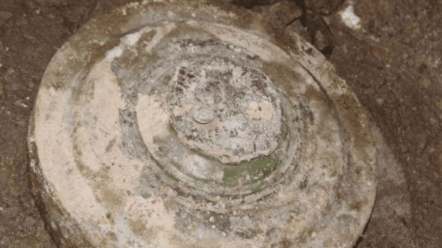 Au descoperit o mină antitanc în subsolul unui bloc de locuit din Glodeni