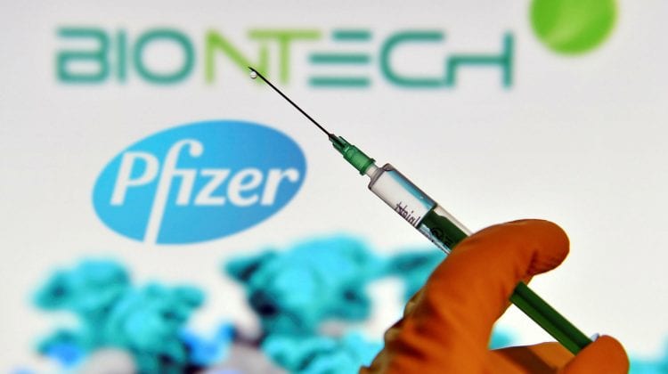 Pfizer-BioNTech solicită autorizarea pentru boosterul vaccinului COVID-19 pentru toți adulții