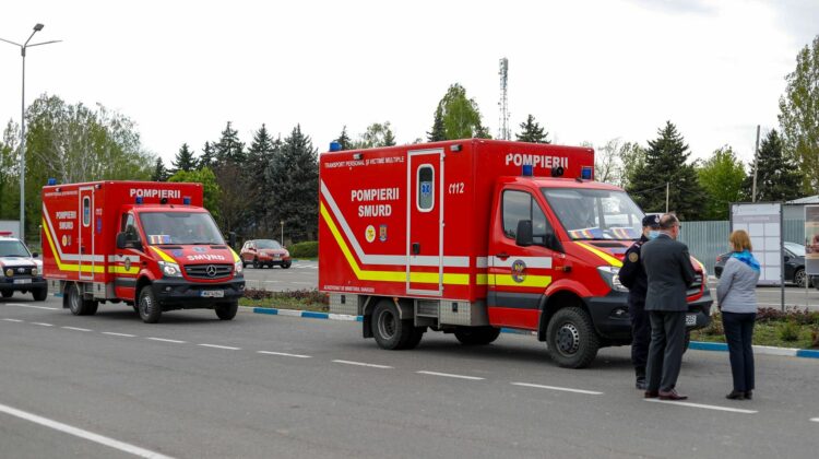 (VIDEO) Lotul de vaccin anti-COVID a ajuns la Chișinău! Dozele au fost aduse de camioanele SMURD