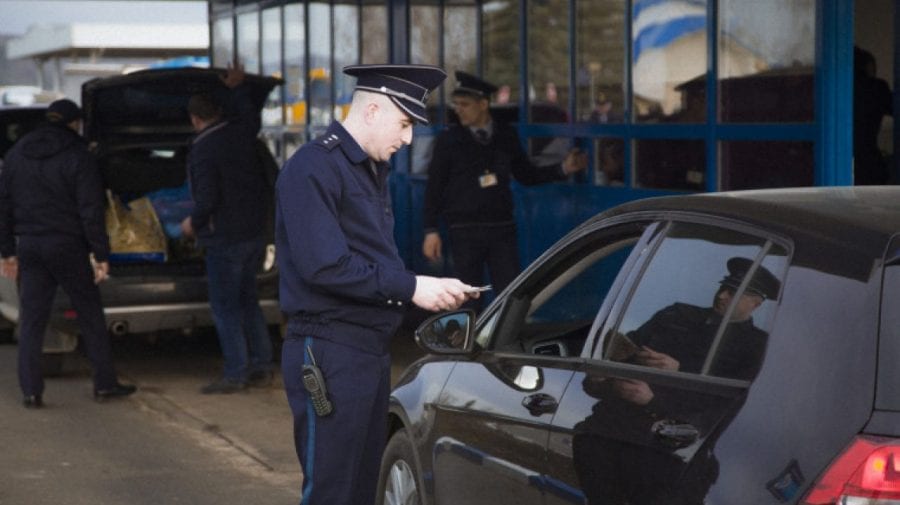 Nereguli la frontieră: Cetățeni moldoveni, prinși cu acte falsificate. Au invocat mai multe scuze