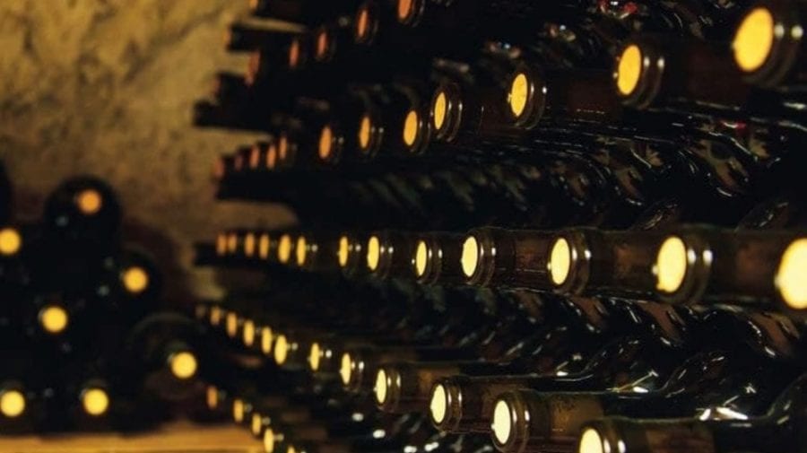 Vinurile moldovenești de calitate vor fi expuse pe rafturile uneia dintre cele mai mari rețele de retail din România
