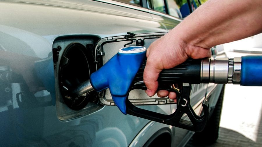 Carburanții se ieftinesc! Ce prețuri vor fi afișate la benzinării în weekend