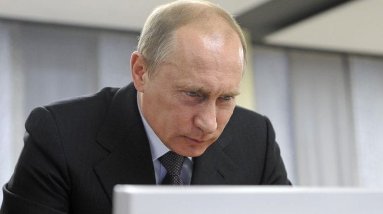 Jurnalist Bellingat: Puțin probabil că cineva va apăsa butonul roșu, înțelegând că Putin moare peste șase luni
