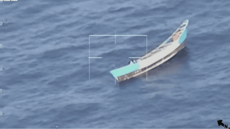 Trei săptămâni fără mâncare. Zece migranți au murit pe o navă care plutea în derivă în Atlantic. O fată a fost salvată