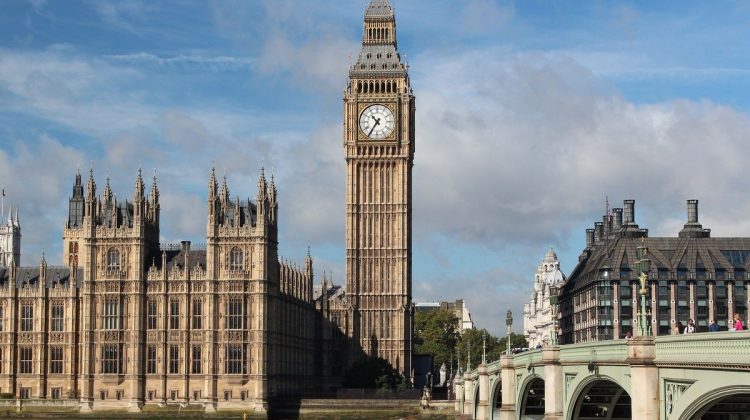 La mulți ani Big Ben, ceasul cu clopot din Londra care împlineşte azi 162 de ani