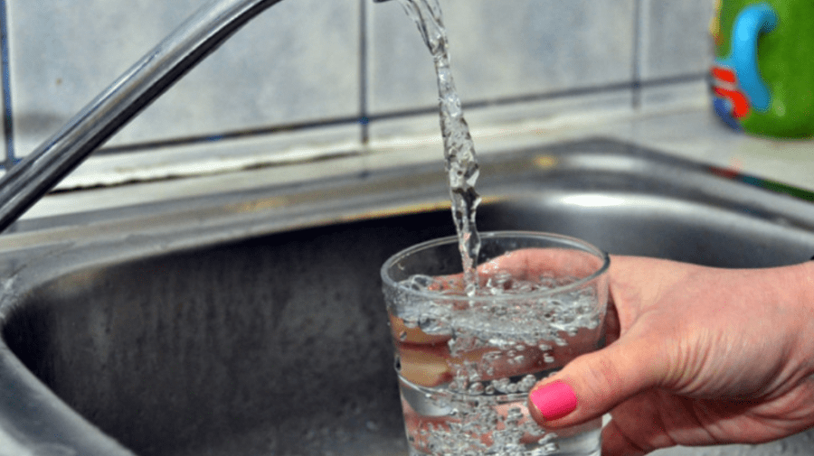 Atenție consumatori! Astăzi va fi sistată apa potabilă pe mai multe străzi din Capitală