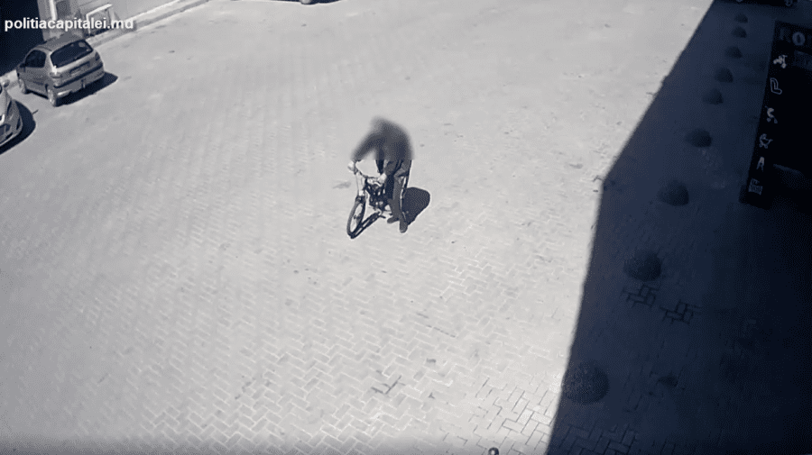 (VIDEO) A sustras fără frică o bicicletă în mijlocul zilei. Momentul, surprins de camerele de supraveghere