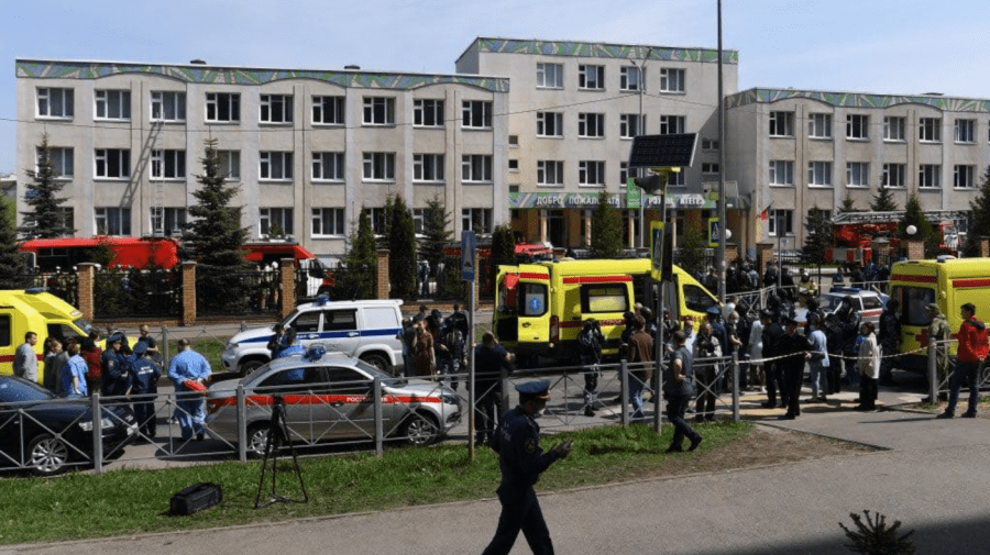 (VIDEO) Tragedie într-o școală din Rusia. În urma unor împușcături, 11 persoane au murit, inclusiv copii