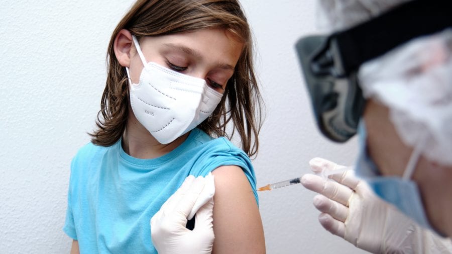 ULTIMĂ ORĂ! Agenția Medicamentului dă undă verde vaccinării anti-COVID a copiilor de la 12 ani. Iată serul recomandat